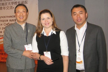 слева на право: госпожа Хэ Ин, Соколовская О. В., господин Ван Говэнь