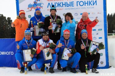 Андрей Мельниченко (первый слева в нижнем ряду), Андрей Феллер (второй слева в нижнем ряду)