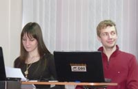 Сотрудники лаборатории математики студентка Юлия Сопкова и к.ф.-м.н. Алексей Кытманов