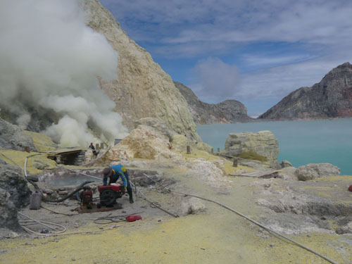Native sulfur mining in the vent of Idzhin volcano (Java-island, Indonesia)
